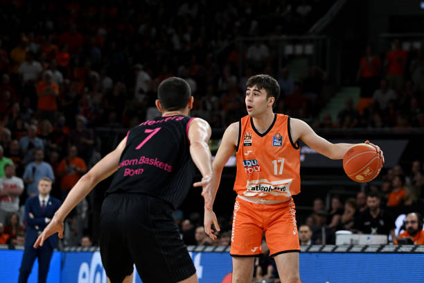 赛场突破的 赛场突破的